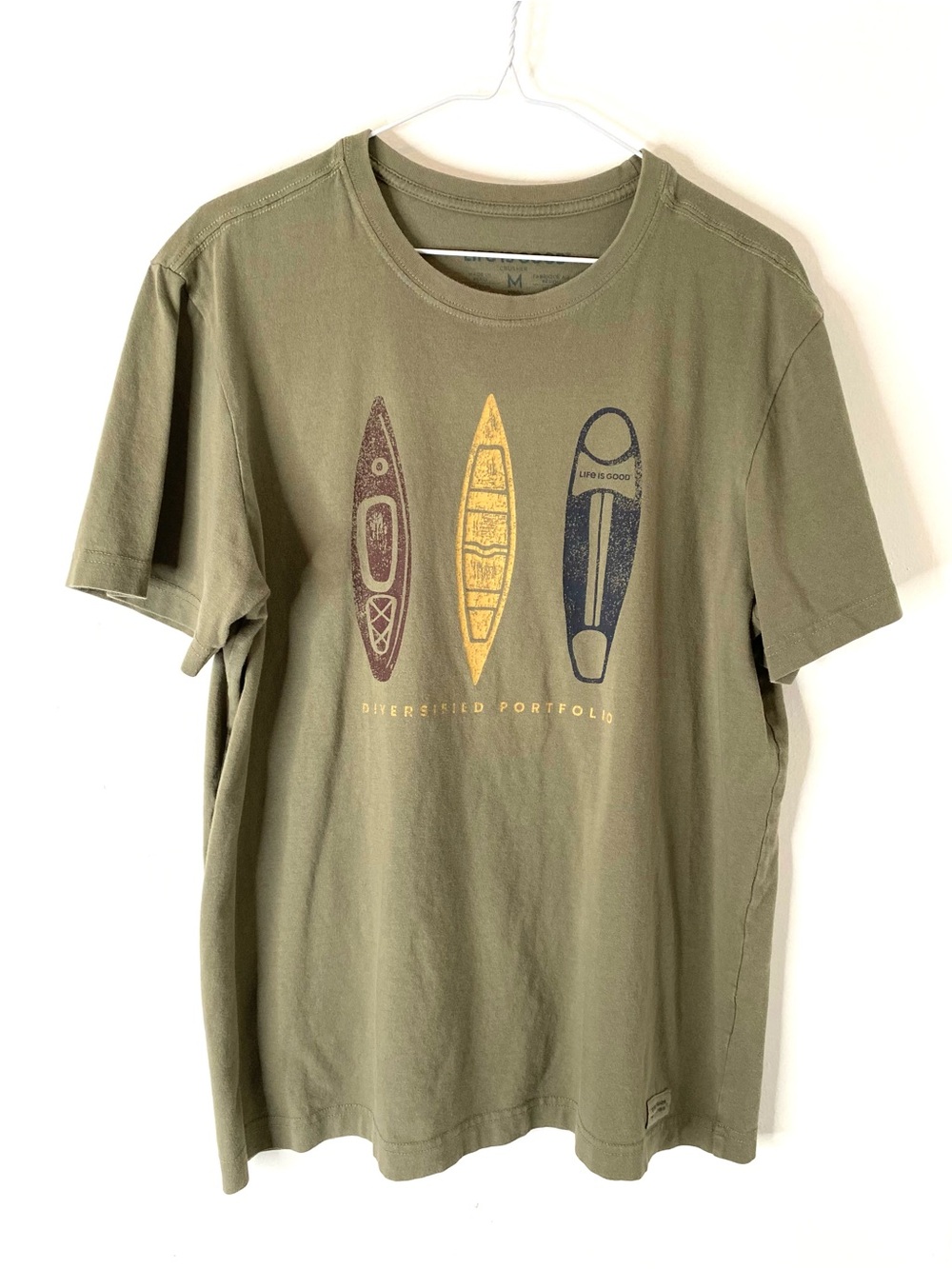Life Is Good Men's Crusher Tee Kayak Canoe Diversified Portfolio Green